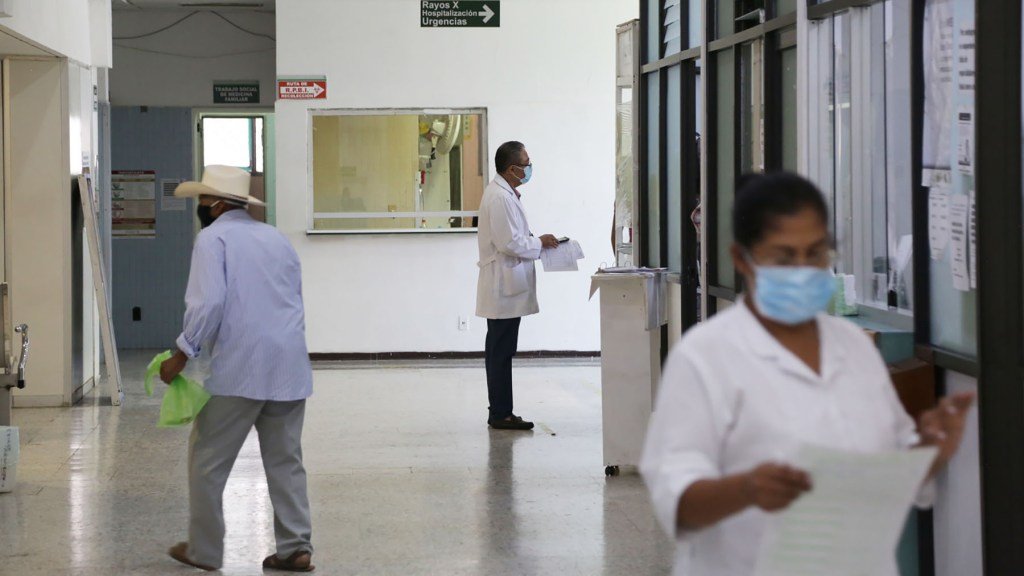 At the height of the pandemic in May, nine people would die on a daily basis at the IMSS hospital in Zacatepec, Morelos. (Felipe Luna for Direct Relief)