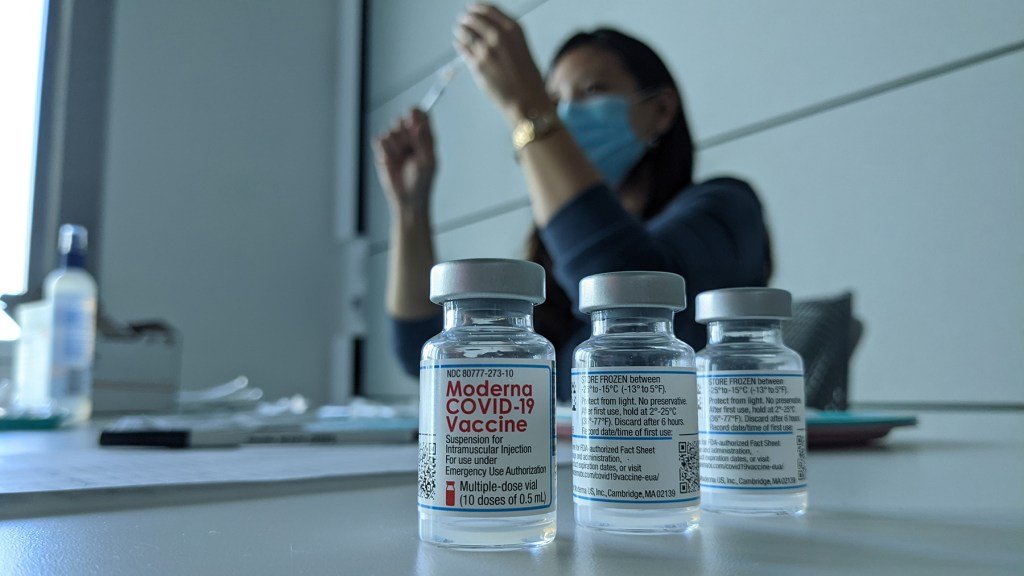 Direct Relief Pharmacist Alycia Clark prepares Covid-19 vaccines for patients at a Santa Barbara Neighborhood Clinic-run vaccination clinic at Direct Relief's headquarters. The event was the first of several that will be held in order to vaccinate the clinic's patients, many of whom are low-income or uninsured. (Photo by Tony Morain for Direct Relief)